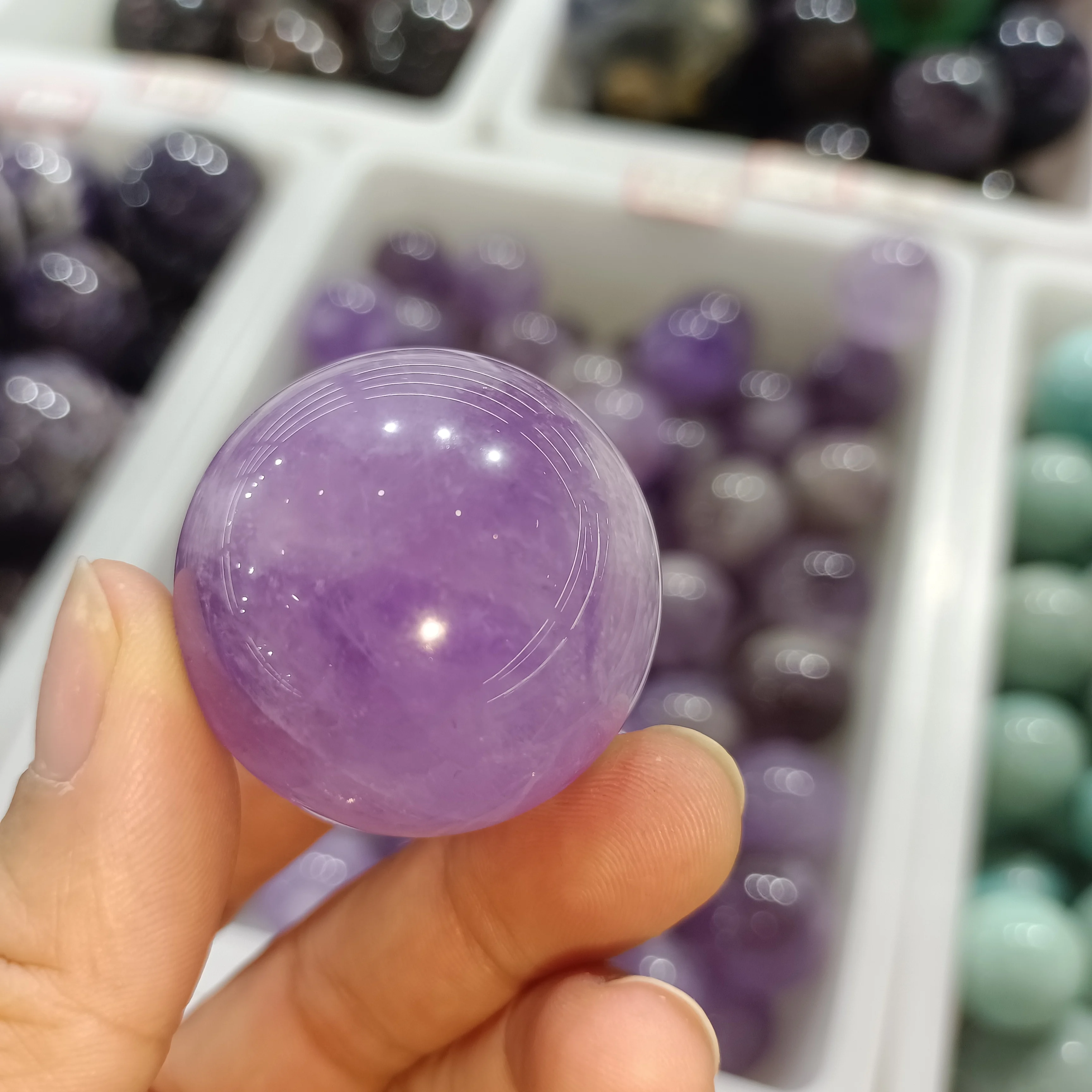 

Природный аметист ORB CRYSTAL ENERGY HEALS