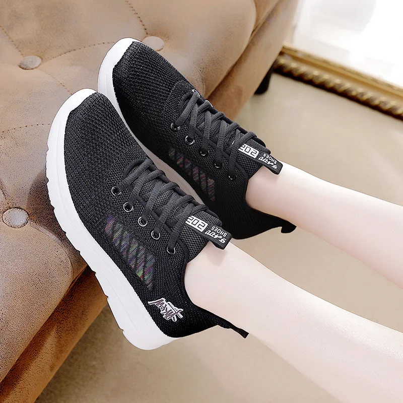 middle-aged sports shoes women's 2023 new lightweight running shoes women shock-absorbing comfortable mother shoes travel shoes