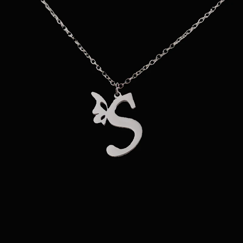 Женское колье из нержавеющей стали ожерелье-чокер с надписью инициала бабочки