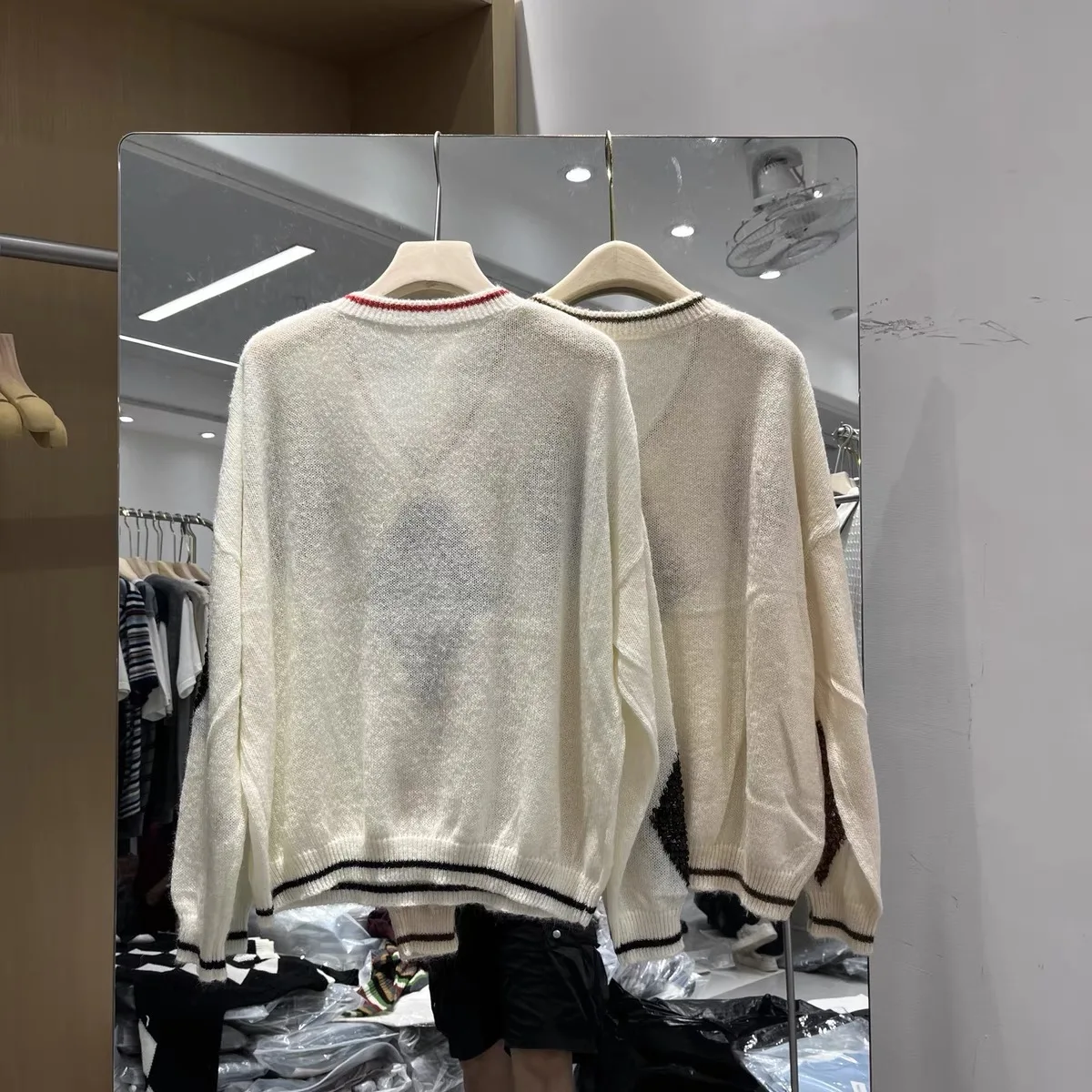 Женский вязаный пуловер с V-образным вырезом длинным рукавом