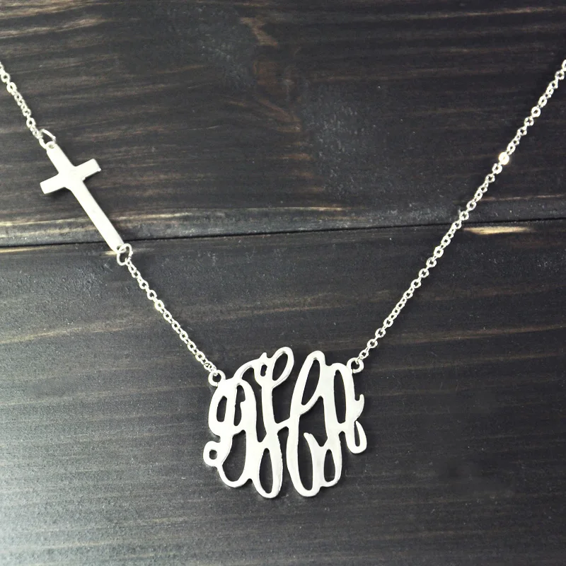 

Personalized Monogram Initials Necklaces Customized Name Necklace For Women Nameplate Jewelry Gift for Mother Girlfriend Sisters