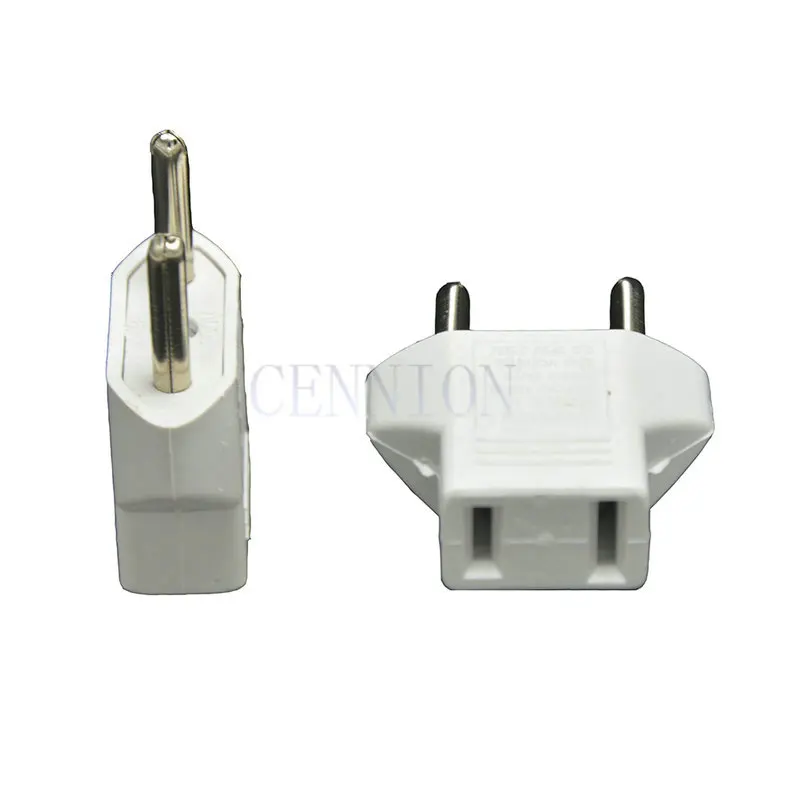 Дорожный адаптер питания переменного тока с вилкой черного белого цвета