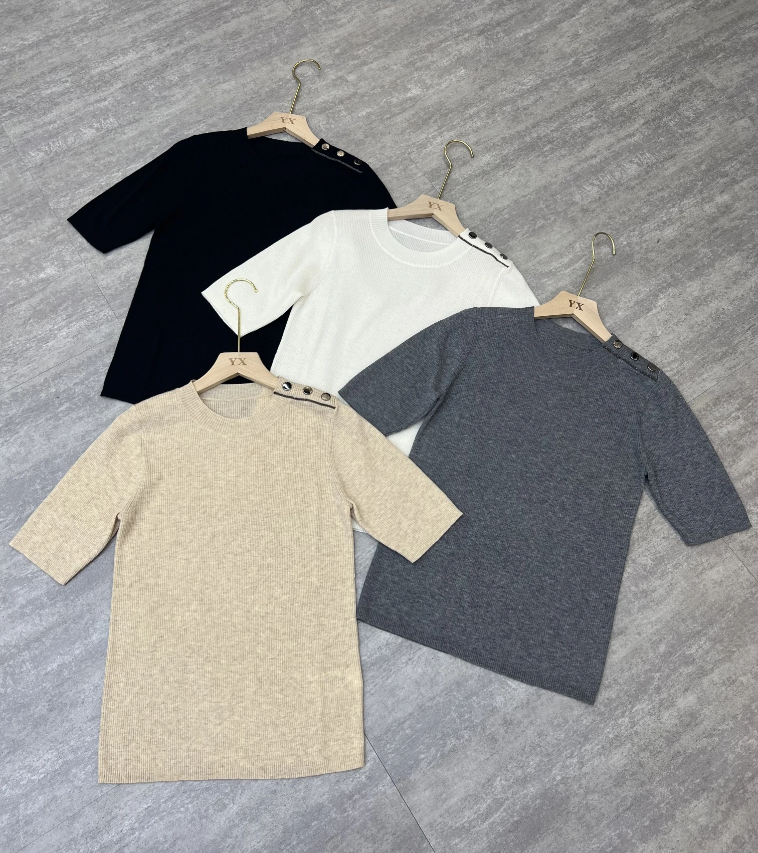 

Женский трикотажный кардиган с коротким рукавом, на весну и лето