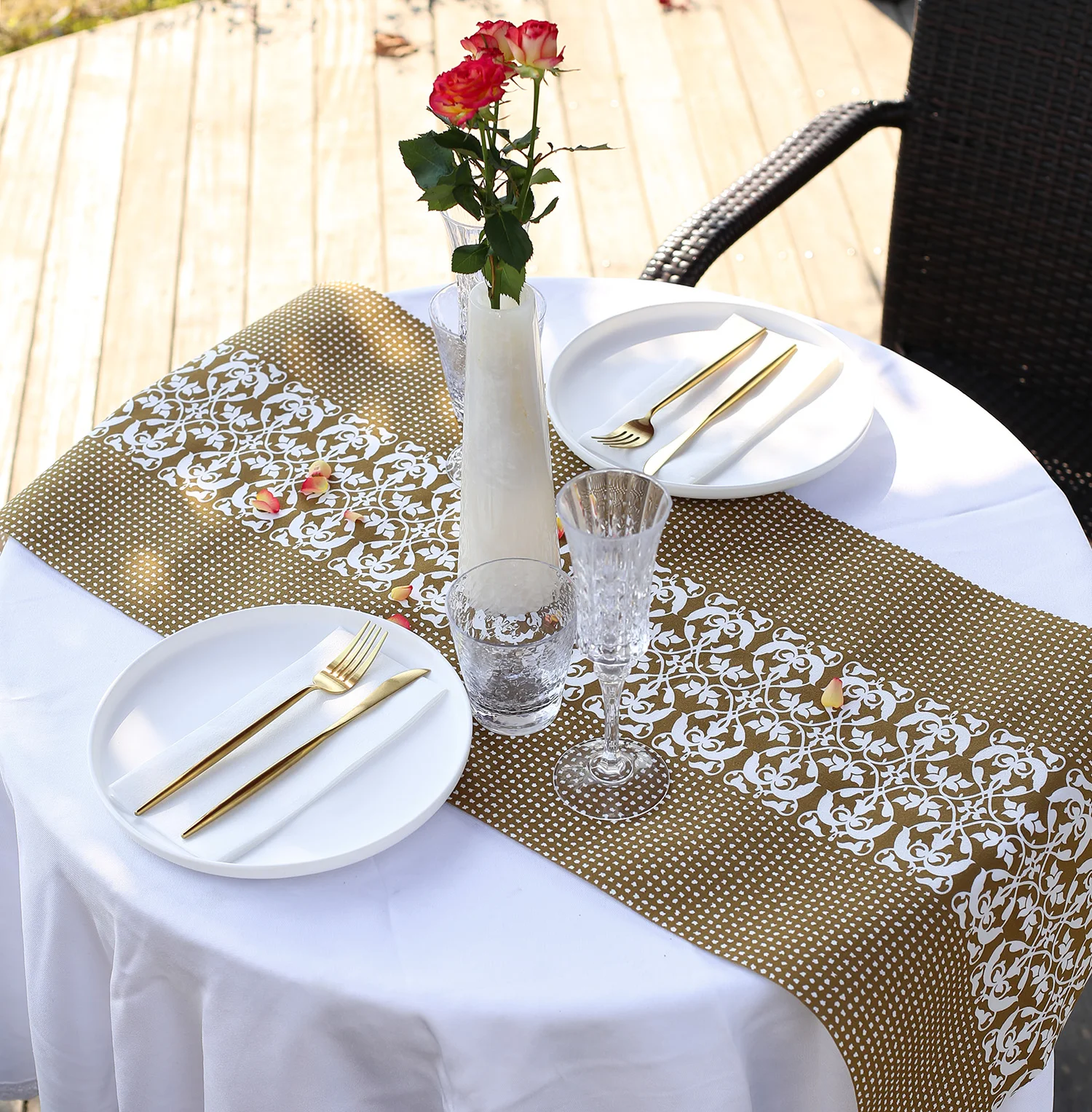 Roll For Party  Home Dining Table Decor Shower