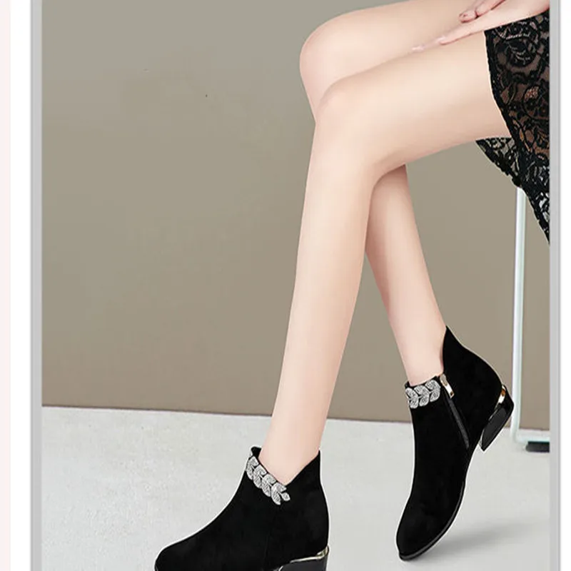 

Женские ботинки Martin из искусственной замши, новинка, осень и зима, стразы с листьями, короткие ботинки, женская обувь на низком каблуке, женс...