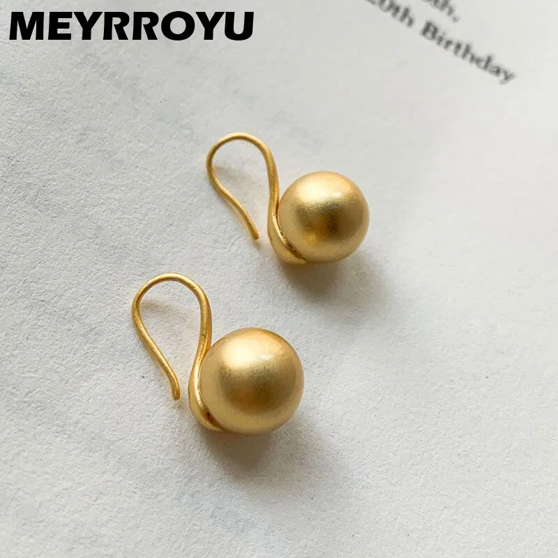 

MEYRROYU Frosted Round Ball Ear Hook Dangle Earrings For Women Girl Luxury Fashion New Jewelry Lady Gift Party серьги женские