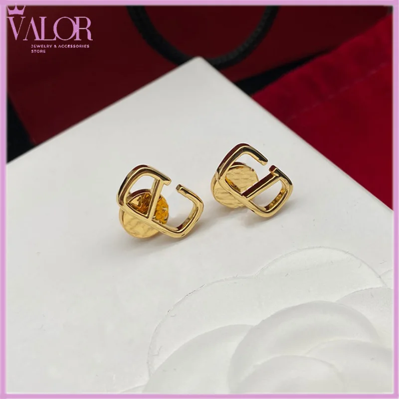 

New In Letters Fashion Earrings Luxury Charm Designer Ear Studs Bright Luxury Letter Zircon Studs Dating Gift Party Accessories