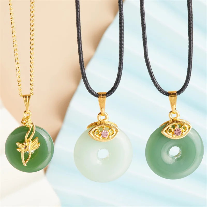 

Vintage Imitation Natural Stone Green Cystal Lucky Pendant Necklace For Women Fashion Elegant Female Clavicle Chain Jewelry Gift