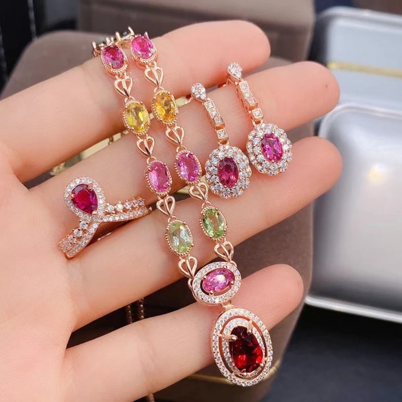 

Женский комплект из колье и серёг, из серебра 925 пробы
