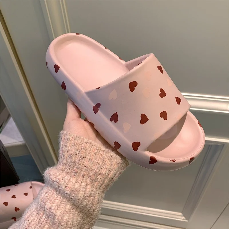 

2022 NEW Slippers Women Shoes Indoor Cool Soft Bottom Heart SlippersWomen Slides Light Beach Sweet Slippers White