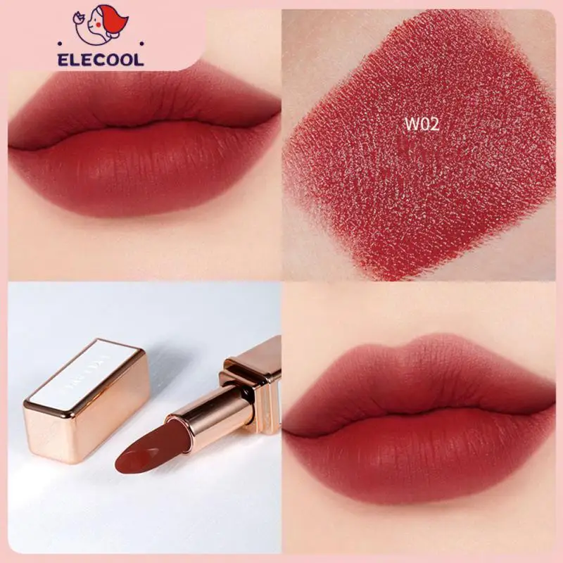 

4 Colors Mirror Lip Gloss Long Lasting Matte Waterproof Moisturize Lip Balm Whitening Waterproof Soft Texture Lipstick Makeup