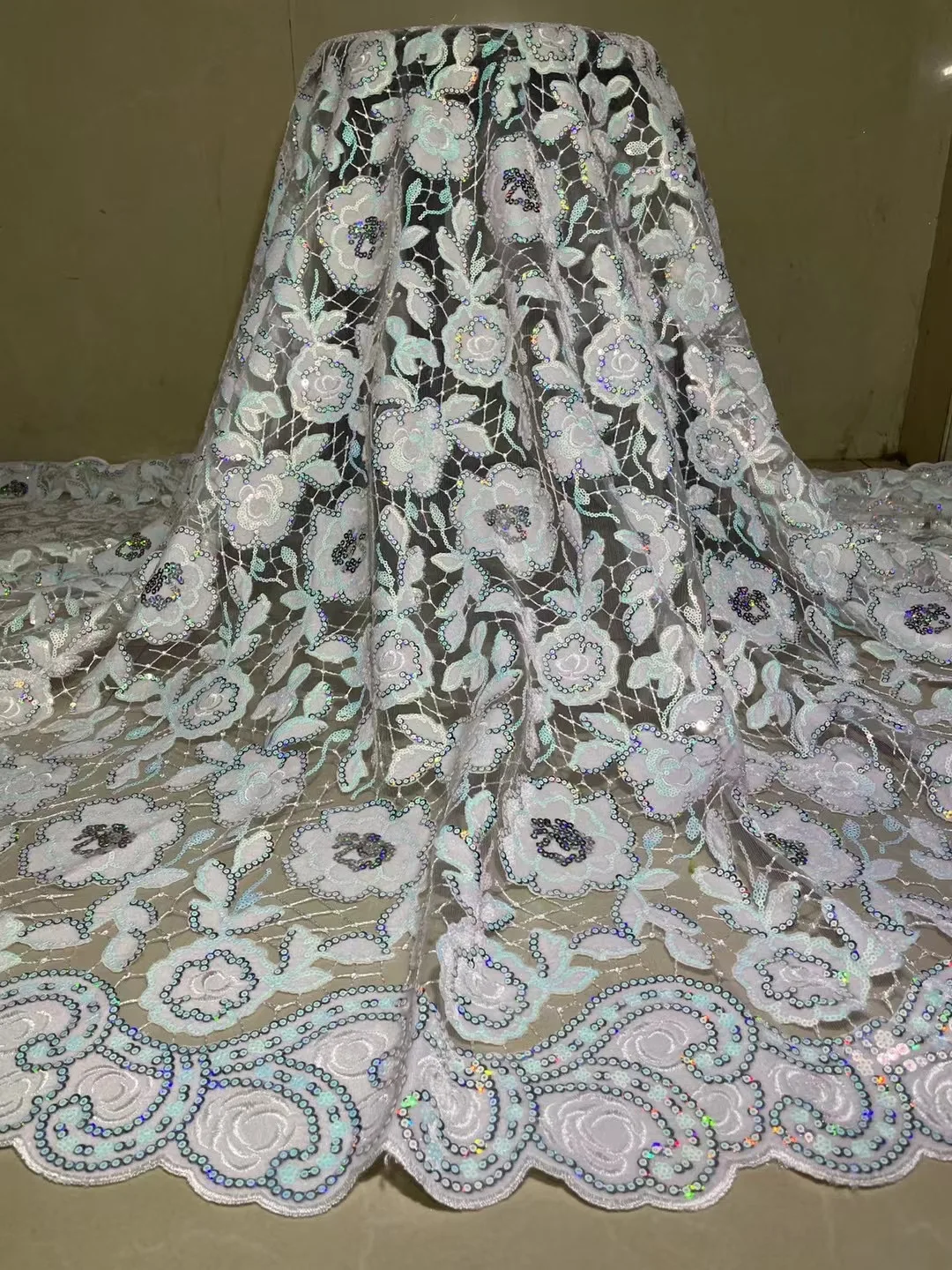 

2022 White High Quality Nigerian African Sequins Velvet Lace Fabric Embroidery Nigerian Jacquard Velvet Lace For Wedding Party