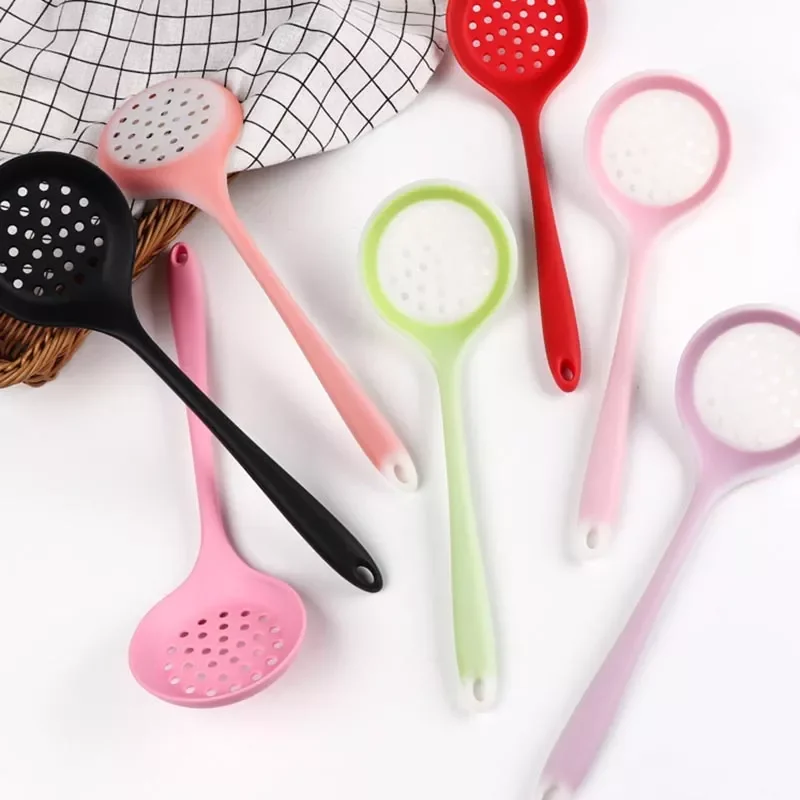 

2022New Filter Spoon Heat Resistant Non-Stick Cooking Strainer Colander Long Handle Durable Silicone Kitchen Tool