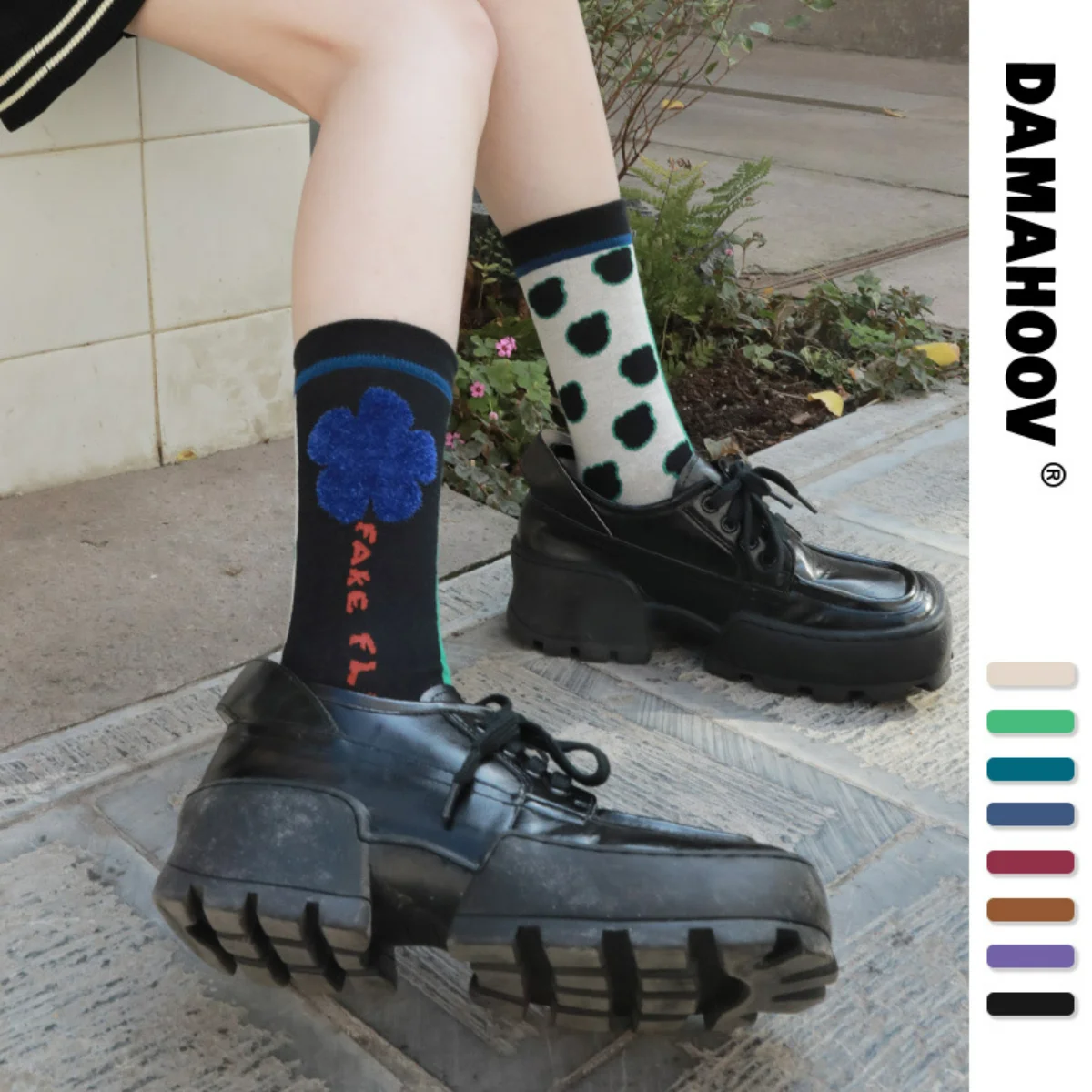 

DAMAHOOV original Bear flower ins trend illustration cartoon cute girl fun retro autumn and winter cotton mid-tube socks female