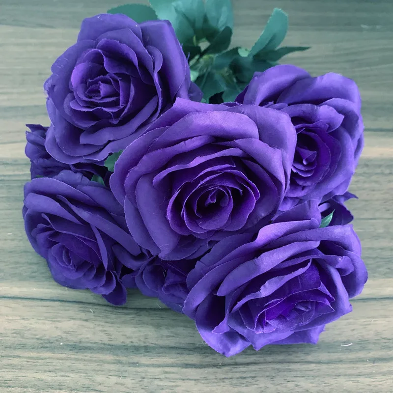 

Искусственный шелковый букет роз фиолетового цвета