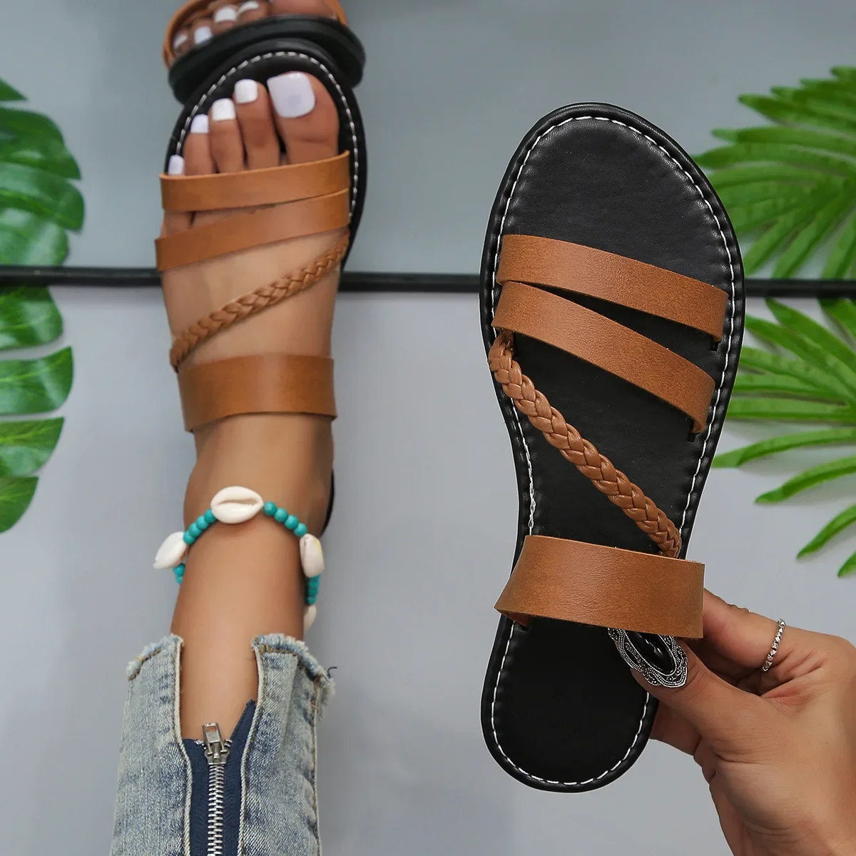 

Summer New Women's Flat Bottom Roman Strap Sandals with Non Slip Rubber Soles Fashion Women's Shoes