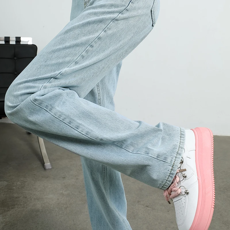 Женские джинсы с завышенной талией широкими штанинами