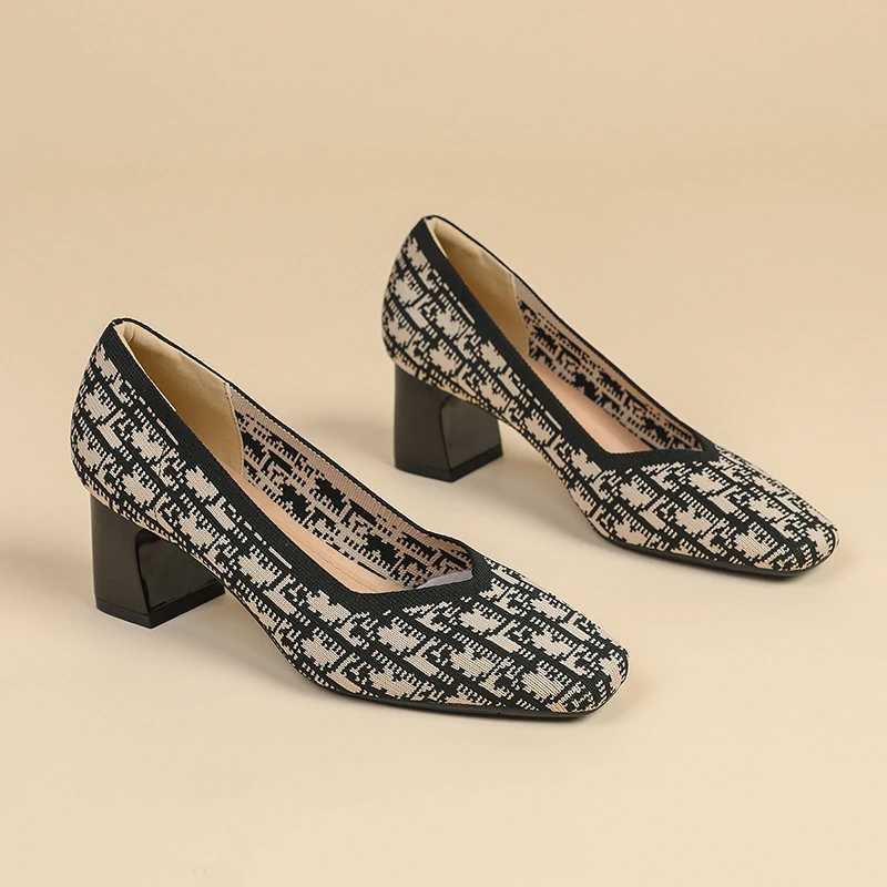 Женские туфли на одинарной платформе с квадратным носком и неглубоким толстом