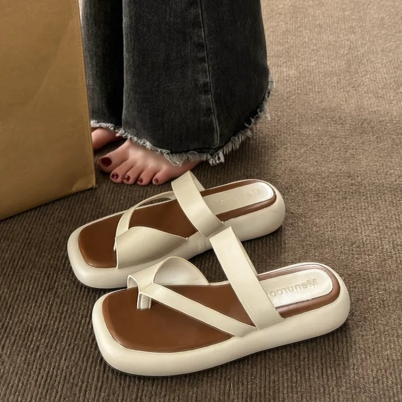 

Шлепанцы женские на плоской подошве, модные сандалии с открытым носком, квадратная Удобная Уличная обувь, пляжные шлепанцы, лето 2023