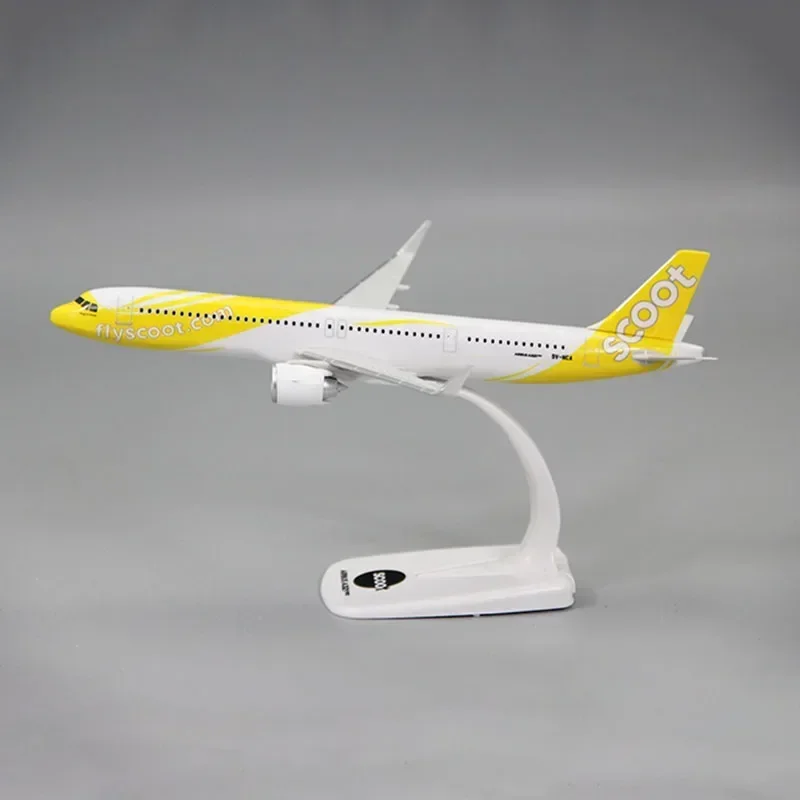 Модель самолета HYINUO A321NEO SCOOT Airlines 1:200 |