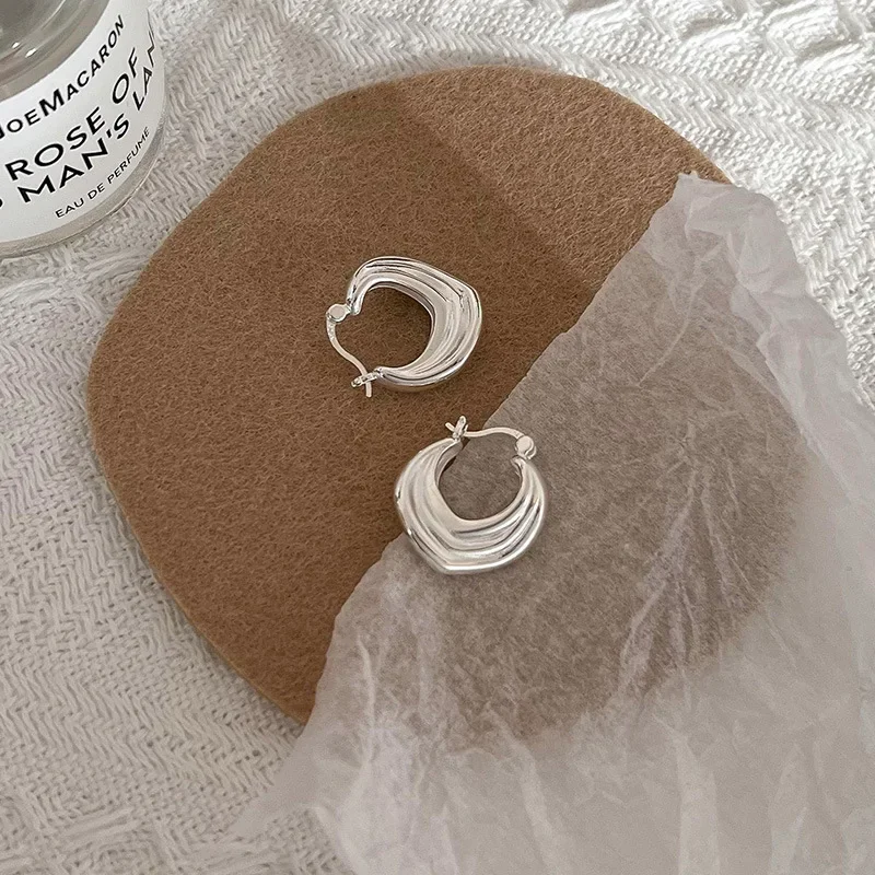 Предотвращает аллергию серебряный цвет рандомные серьги для женщин новая модная