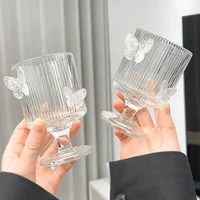 Бокалы с бабочками