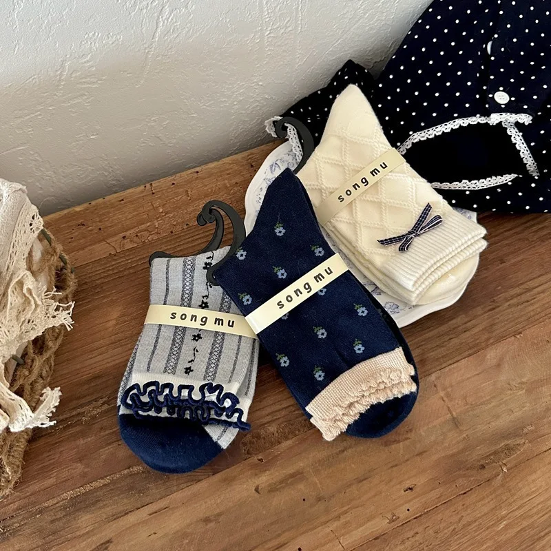 Фото 3 Pairs Causal Cute Light Vintage Navy Blue Bow Korean Socks Women's Mid-tube Sock Simple Comfortable Daily Commute Stocking №5
