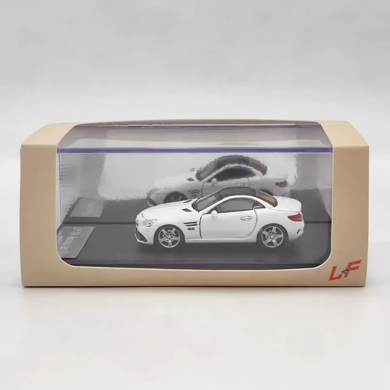 Модель автомобиля Mercedes Benz SLC литый под давлением в масштабе 1/64 полностью открытая