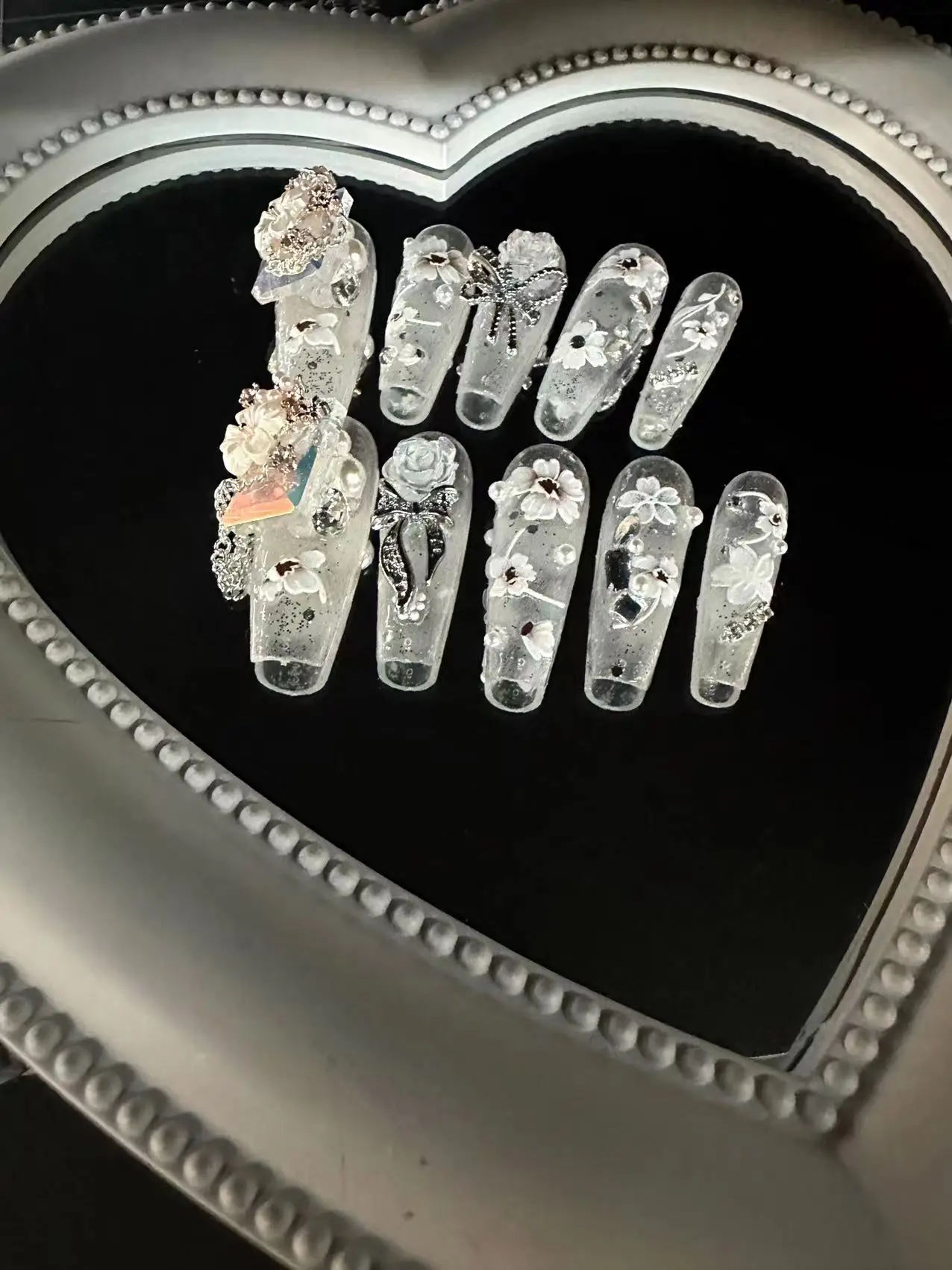 Tian Guan Ci Fu TGCF Xie Lian Concept Накладные ногти с цветком и белыми стразами прозрачные