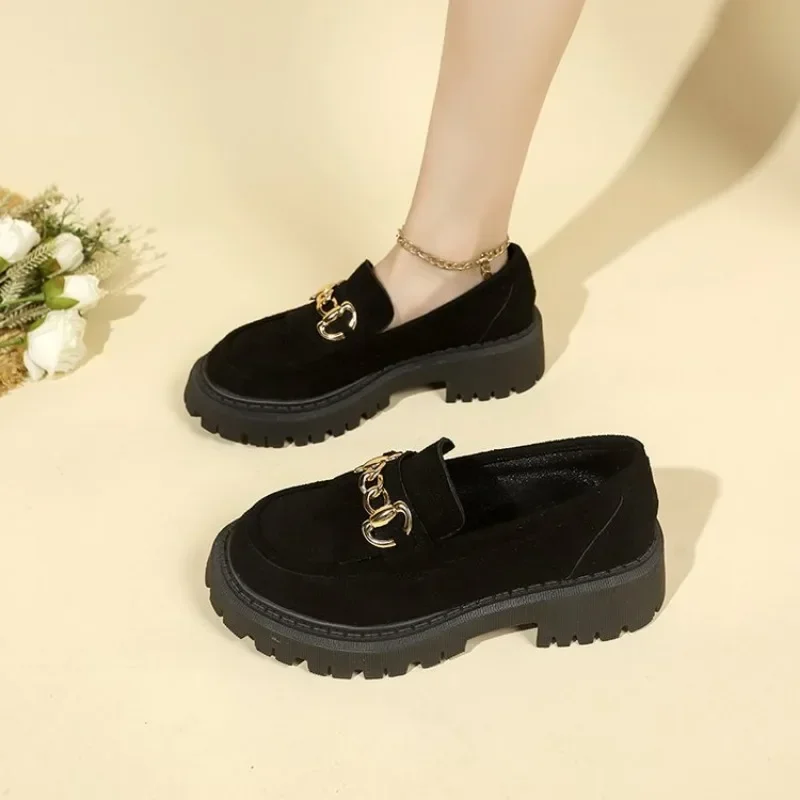 Женские туфли на танкетке повседневные платформе женские лоферы осень 2024