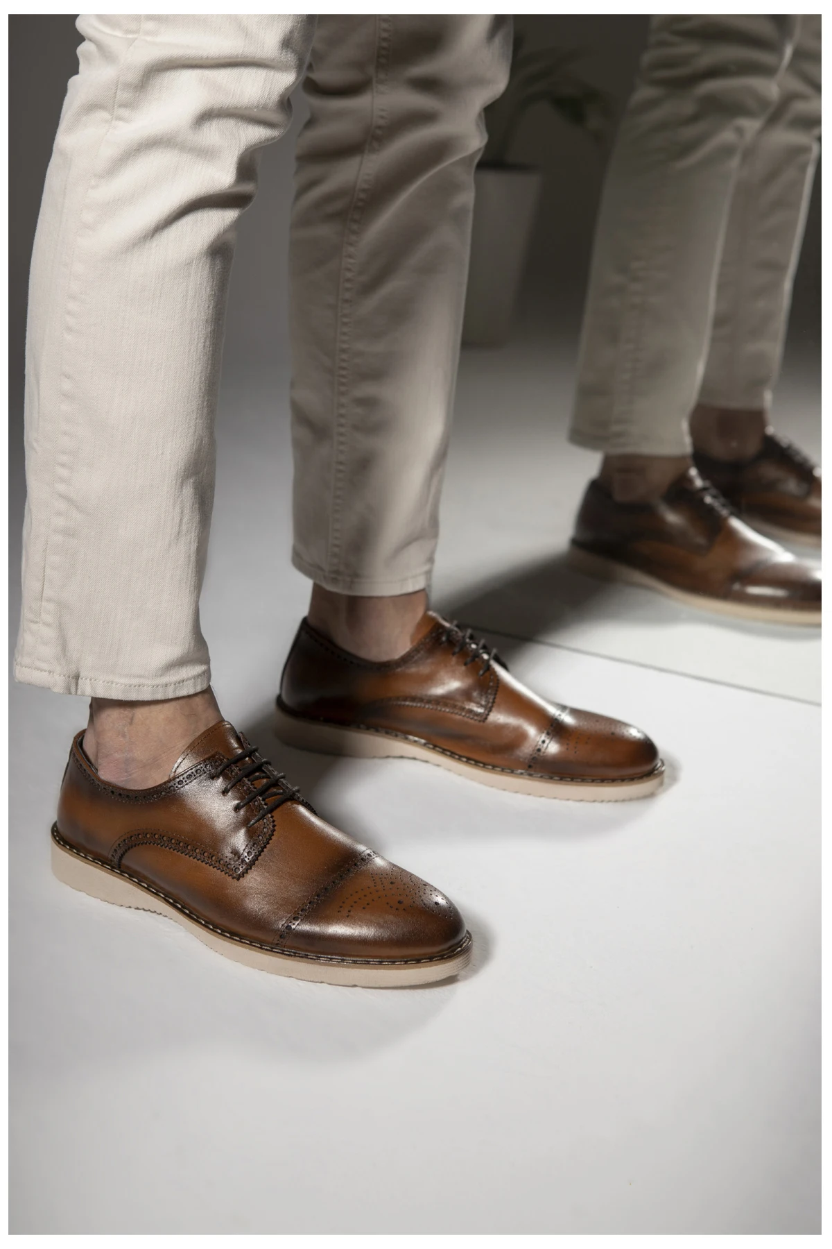 

Paolo Massi Dot Pattern Lace-Up Leather Shoes 2001800