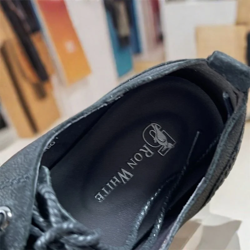 Брендовая мужская обувь. Натуральные товары. Изъятие из шкафа. Деловые кожаные