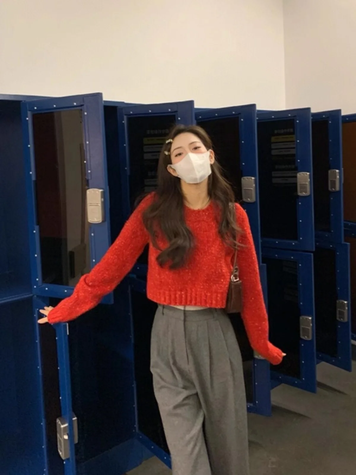 Короткий топ вишнево-красного цвета нежный свободный свитер пуловер с