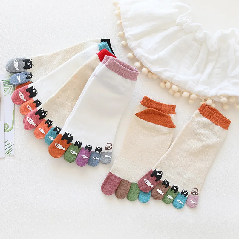 

Omikaa Novelty Cute Ankle Five Finger Socks Woman Cotton Bear White Japanese Harajuku No Show Socks with Toes Designer Socks
