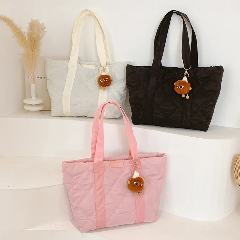 

Japanese New Leisure Lightweight Tote Bag Large Capacity Shoulder Bag Lingge Handbag Commuter Bag Embroidered Thread Mommy Bag