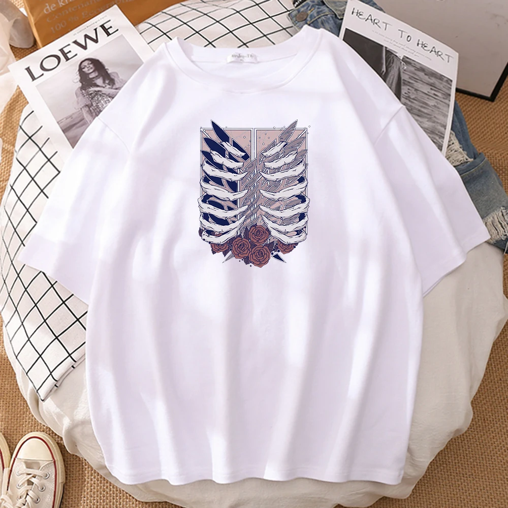 

Футболка мужская с принтом костей из «атаки на Титанов»