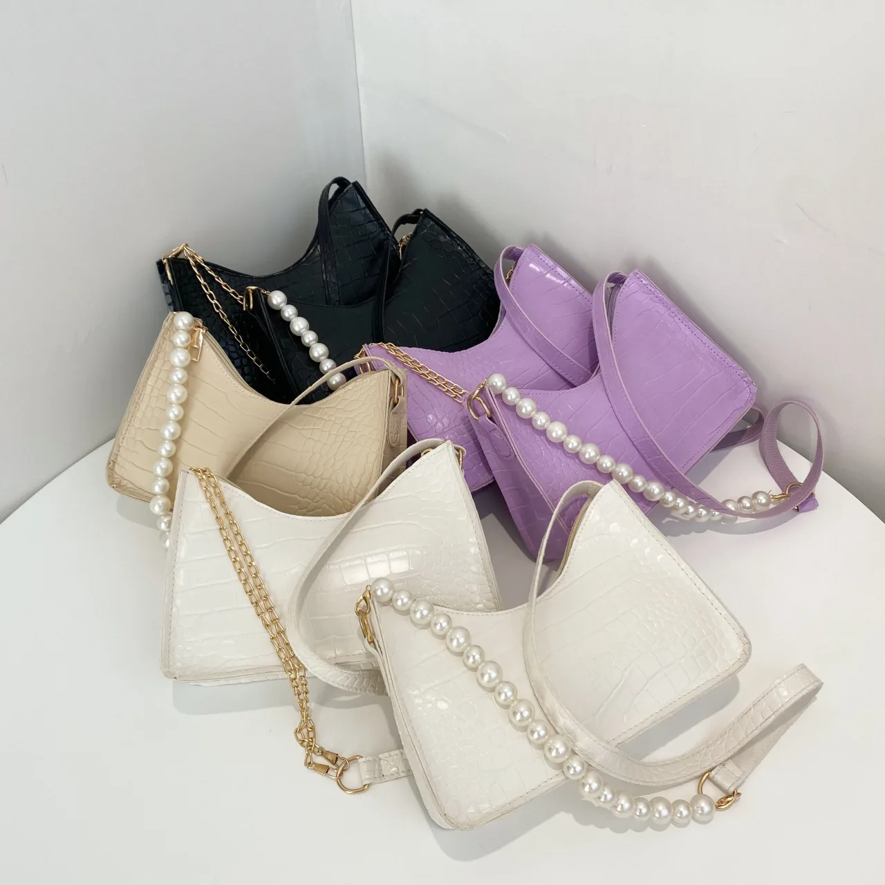 

Fashionable Little Bag New Pearl Chain One Shoulder Bag for Women Fashionable Small Square Bag Under The Arm Crossbody Bags