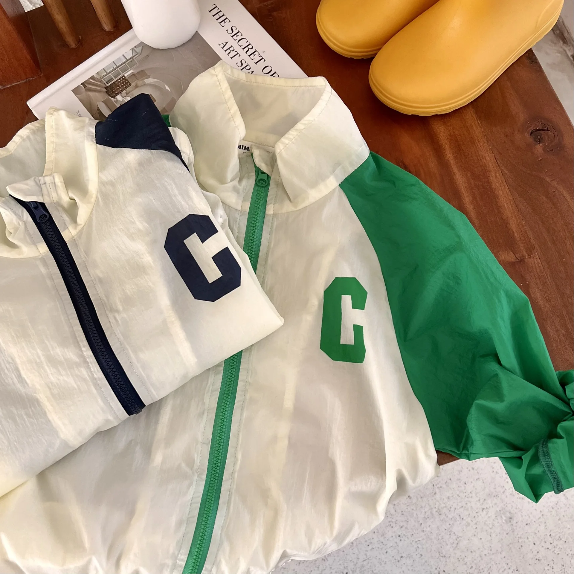 

Children's Summer Sun Protection Clothing Kids Stitching Letter Jacket For Boys Girls Fashion Contrast Color Thin Zipper Coat