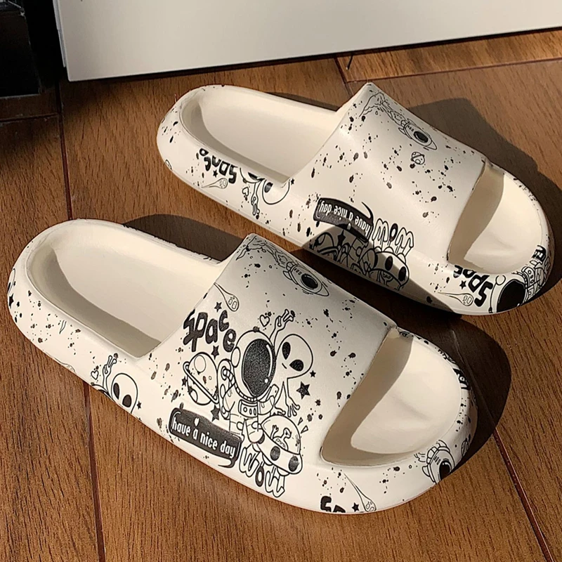 

2022 Women Slides Cartoon Alien Pattern Outdoor Beach Non-slip Woman Slippers Couple Bathroom Sandals Summer New Female Shoes