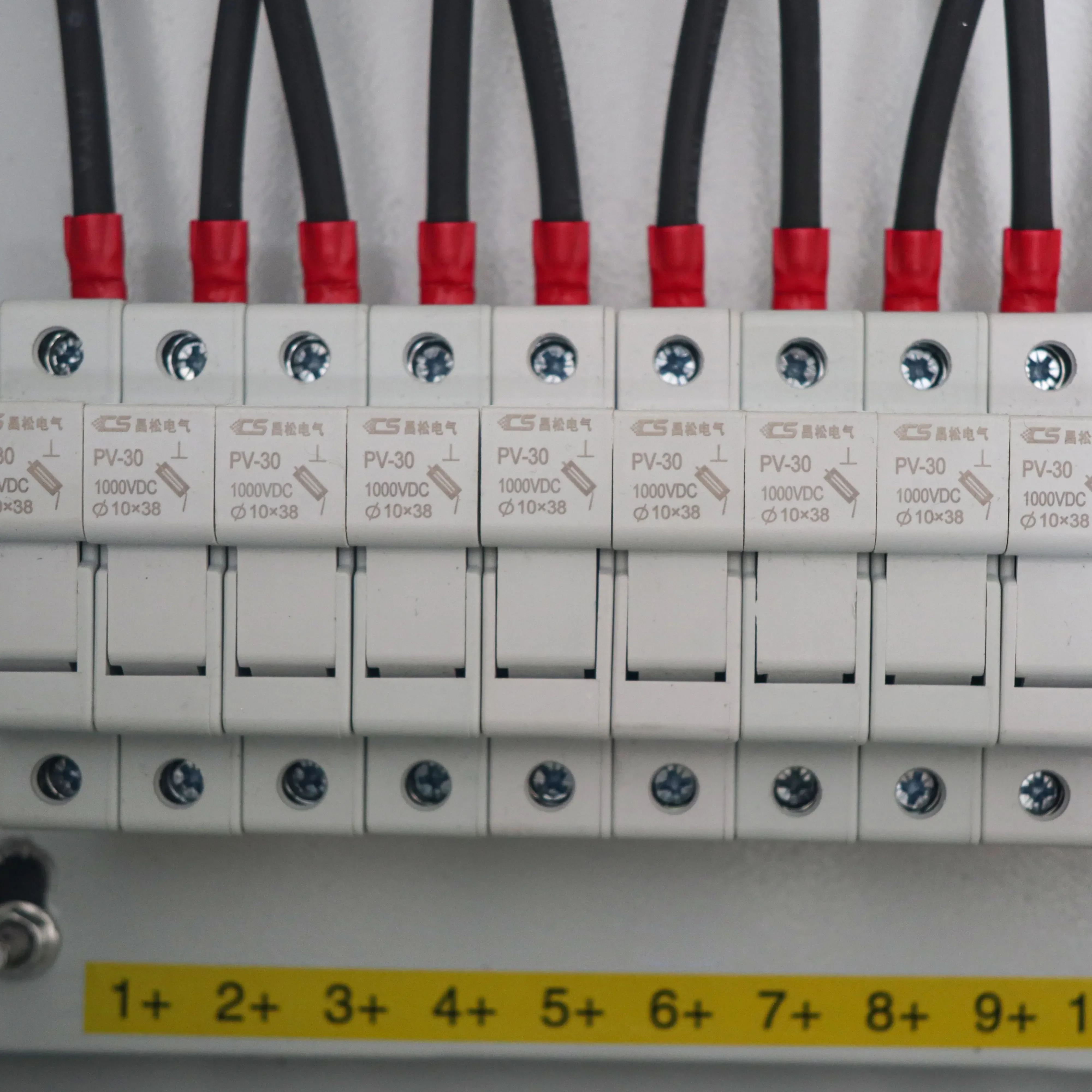 Домашнее использование 2/4/6/8/10 In 1out DC комбайнер коробка Pv с солнечной системой