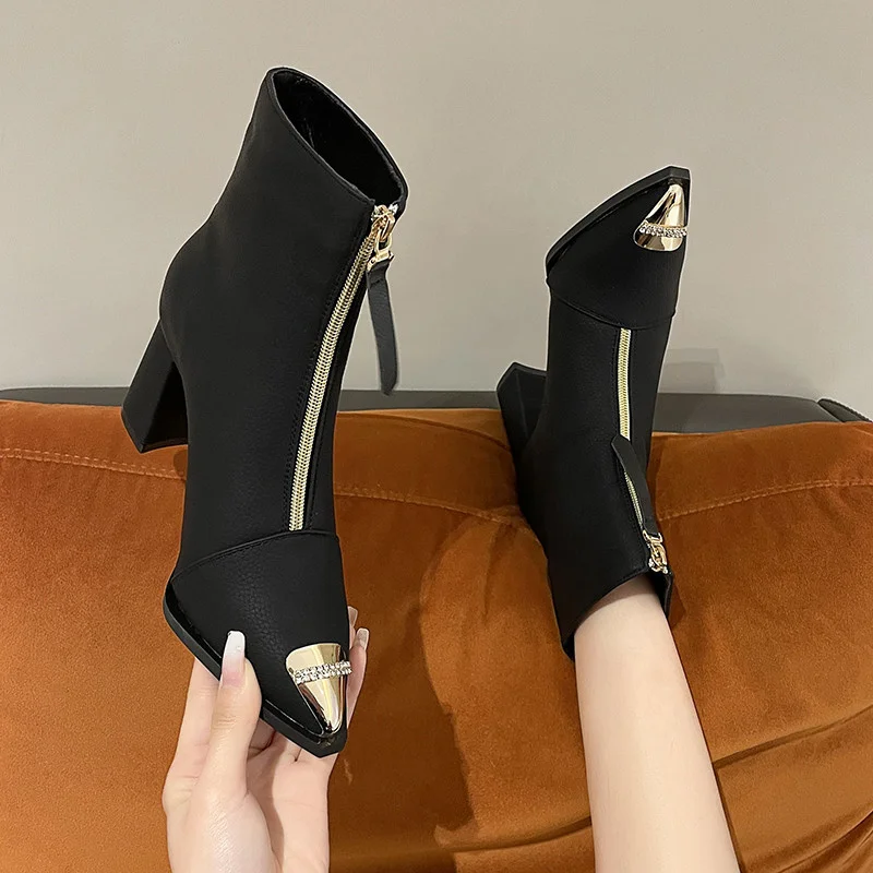 

Белые ботильоны, Брендовая женская обувь, зимняя обувь, женские ботинки на молнии, модные женские ботильоны на низком черном каблуке, модель 2022 года, с резиновой подошвой