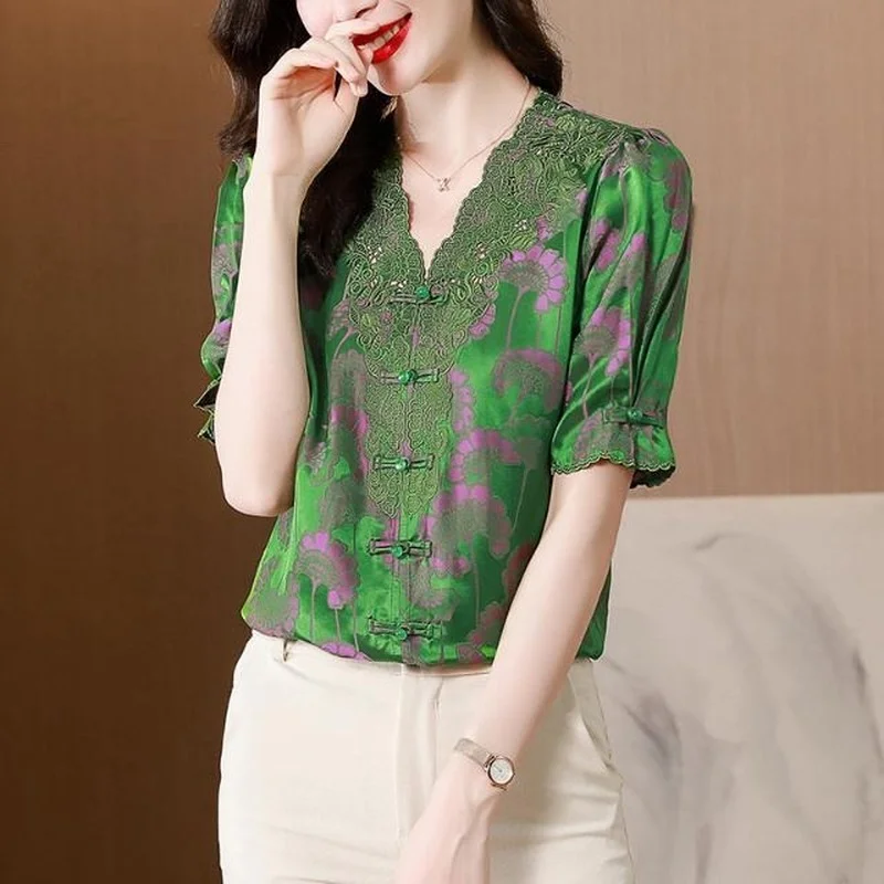 Silk blouse top women 2022 summer new heavy industry embroidered jacquard silk mulberry short sleeve silk loose shirt female