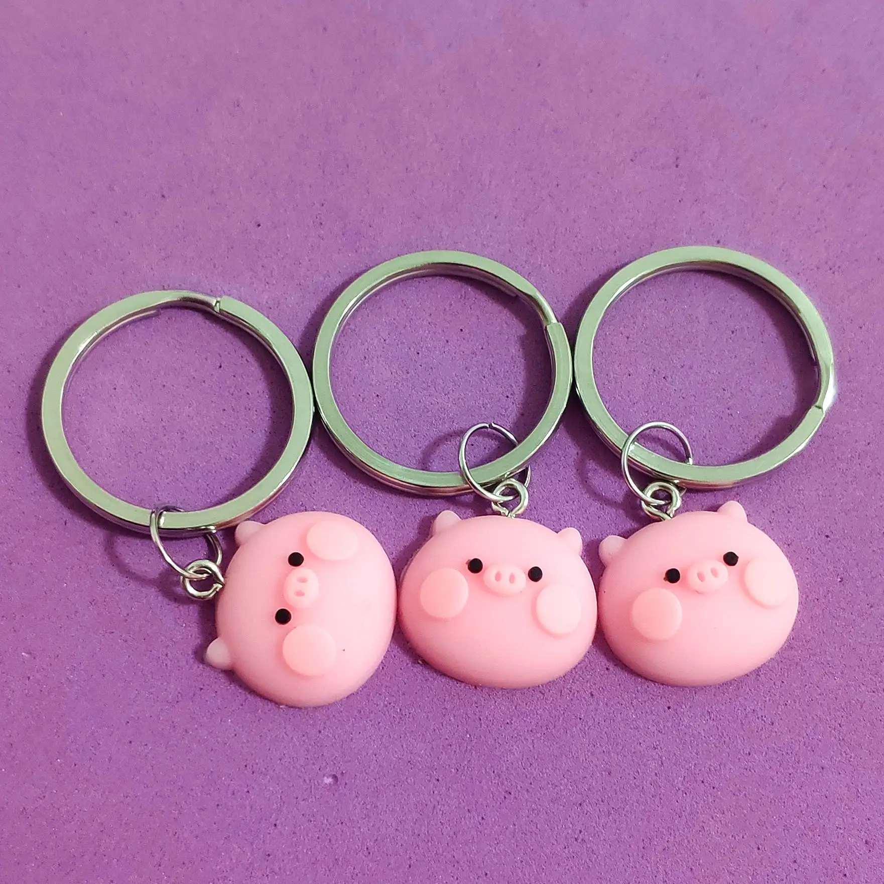 

Children Keyring Boys and Girls Carabiner for Keys Birthday Best Friend Pig Head Couple Gift Cute Cartoon Pink Keychain Car