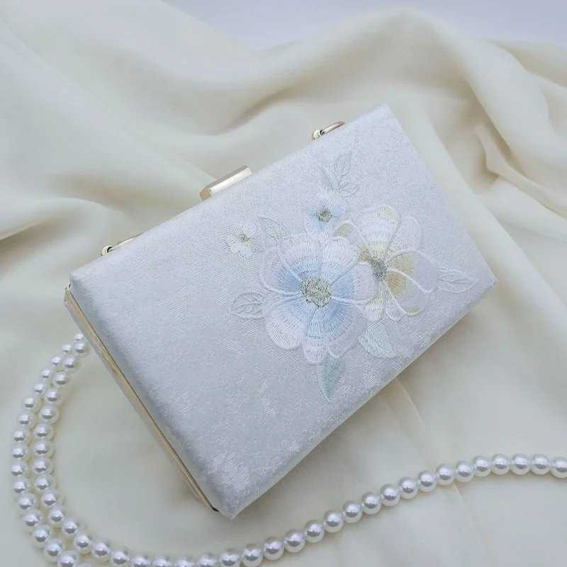 

MBTI Chinese Style Embroidery Shoulder Bag Girls 2022 Summer Fashion Pearl Chain Crossing Bag for Women Free Shipping