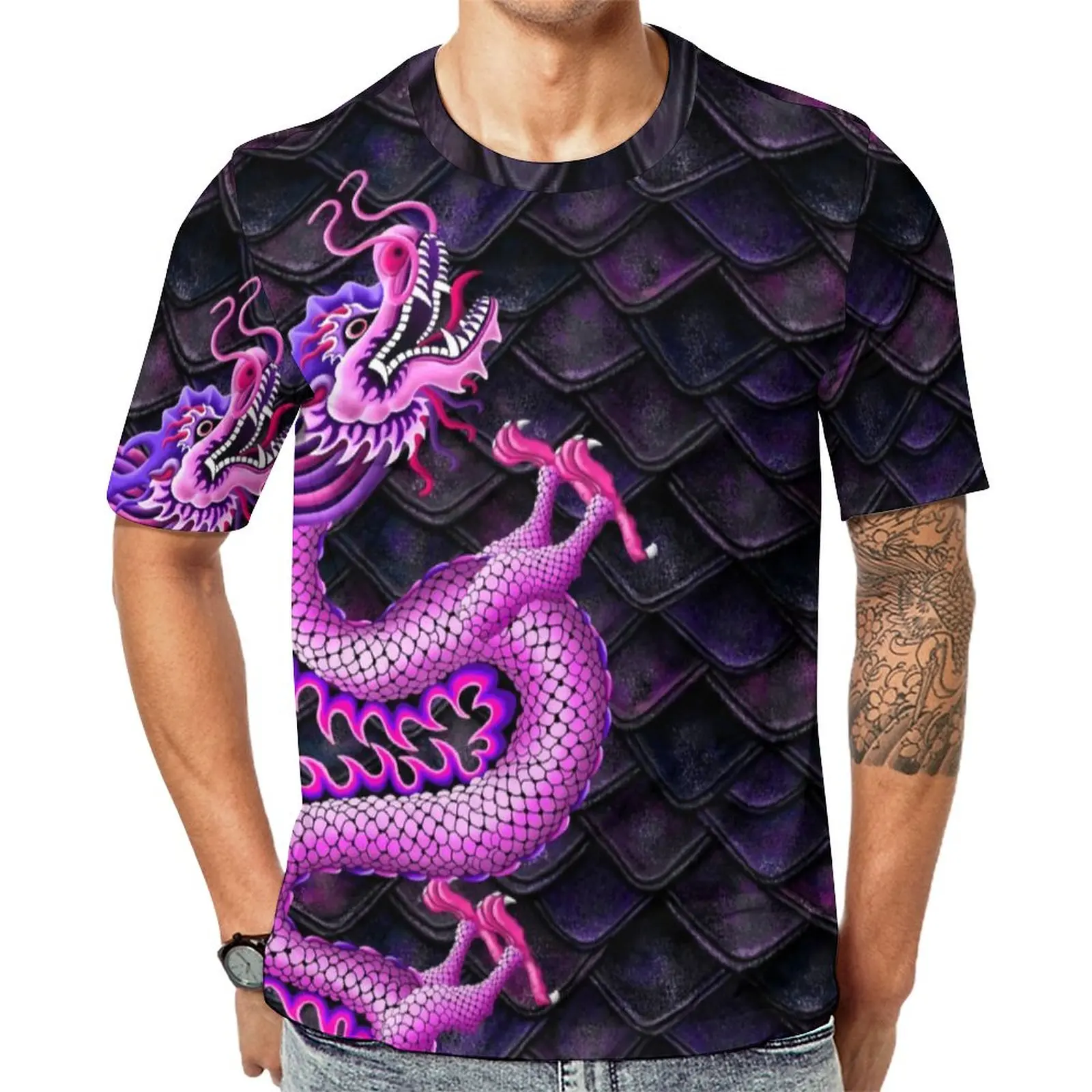 

Футболка с розовым драконом, забавная футболка с принтом в виде чешуи дракона, крутая футболка с круглым вырезом, летние мужские топы с узор...