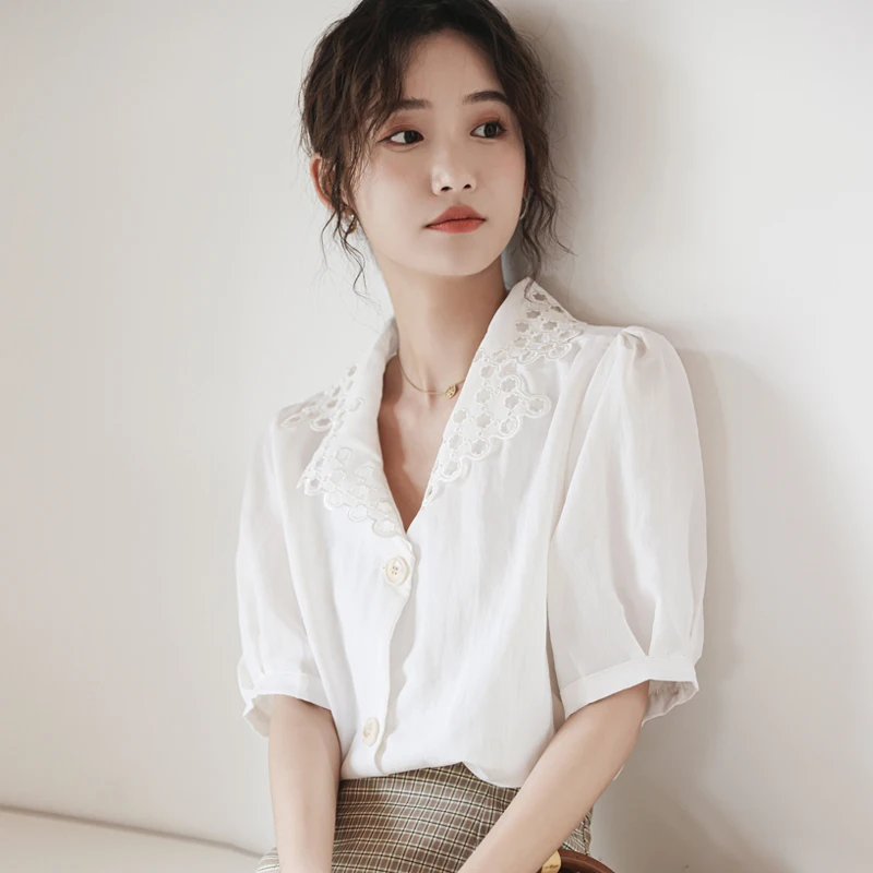 

Женская блузка большого размера, Свободная шифоновая белая рубашка, летний элегантный кружевной корейский топ, модная женская повседневна...