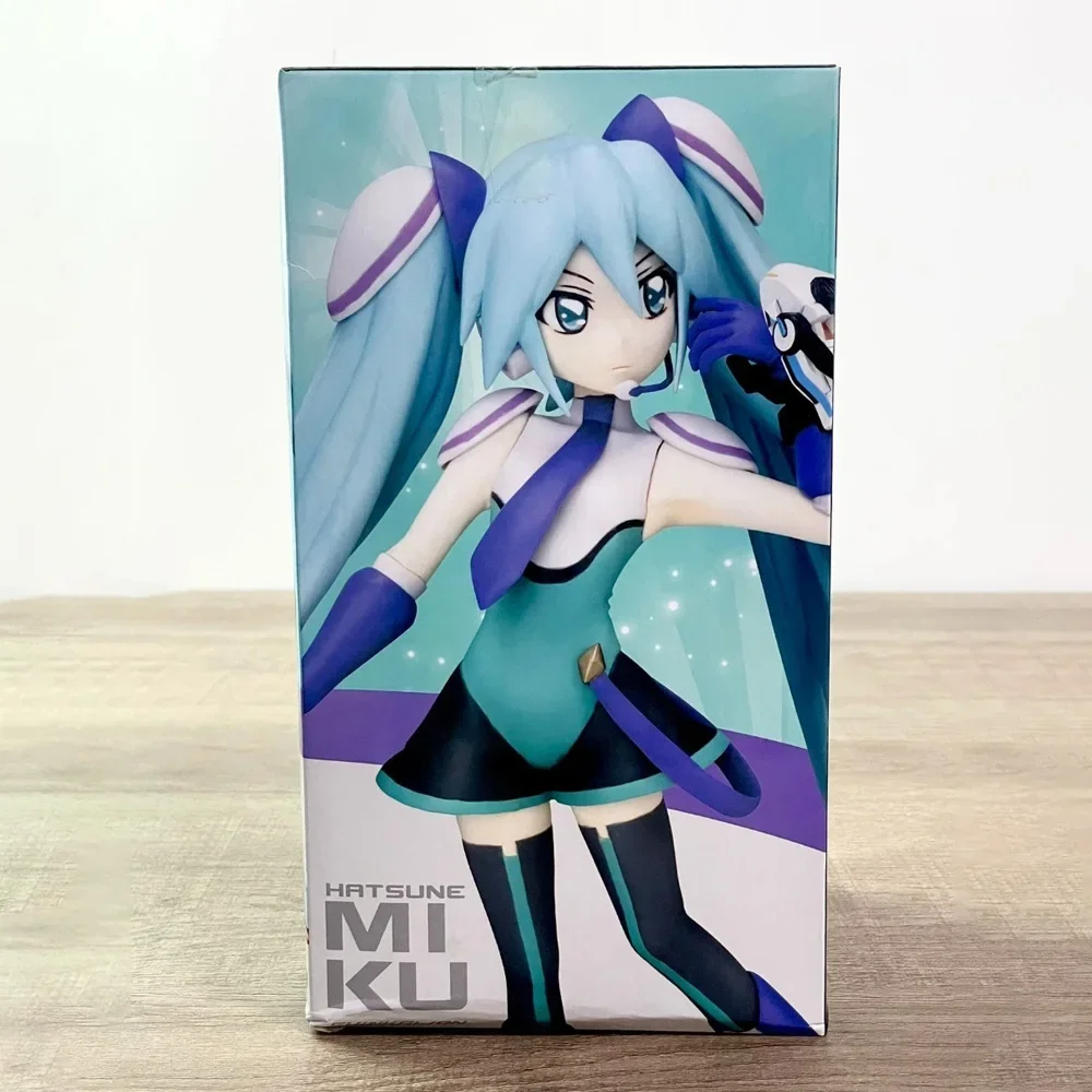 В наличии: Оригинальная коллекционная фигурка SEGA Shinkansen Henkei Robo Shinkalion Hatsune Miku в костюме пилота, 20 см, модель LPM (art.: 3920da2e0eaae) - 3920da2e0eaae