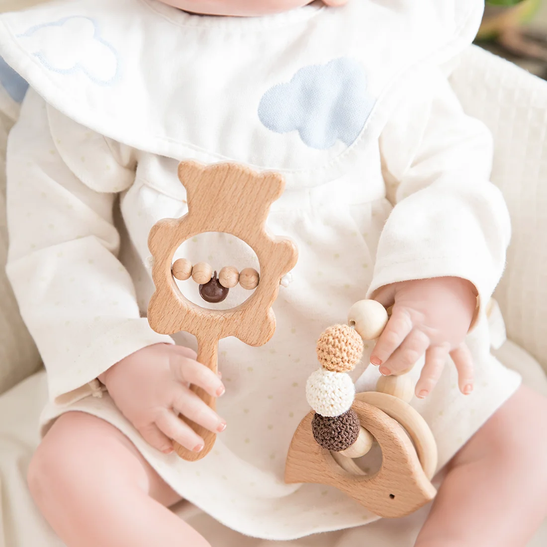 2pcs Baby Toys Teether Wooden Rattles Bracelet Pacifier Chain Rodent Beading Beech Musical Newborn Bear Bed Bell Food Grade