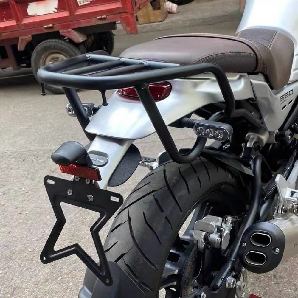 Задний багажник для мотоцикла QJMOTOR YI550 Neo-Retro Scrambler, модифицированный, интегрированный, обтекаемый, с полой сетчатой конструкцией, матовый черный (art.: 3920dbfd13fc7) - 3920dbfd13fc7