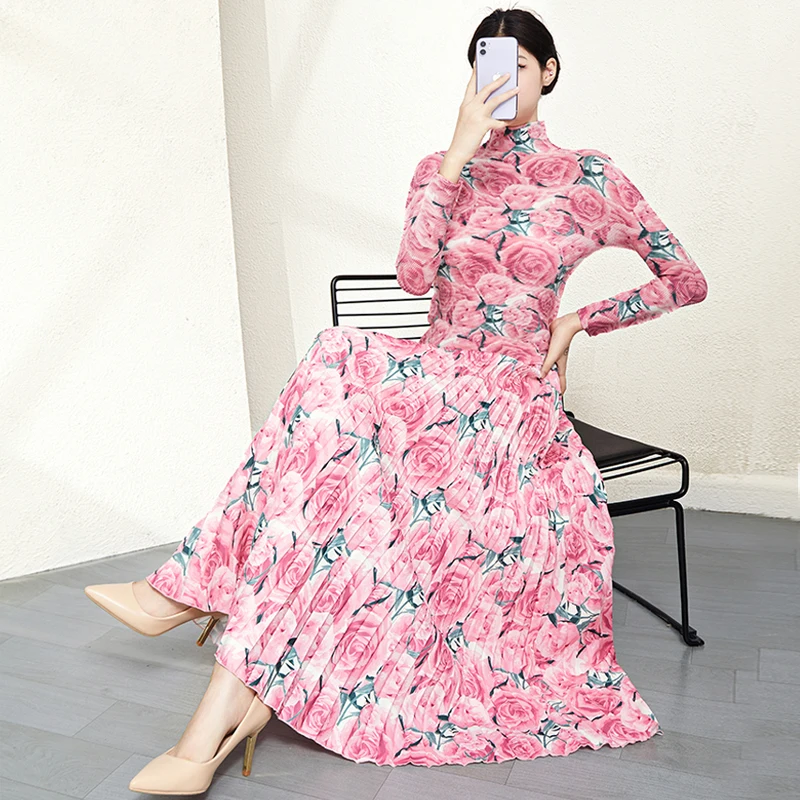 2025 Новейшая женская плиссированная футболка с длинными рукавами и длинной